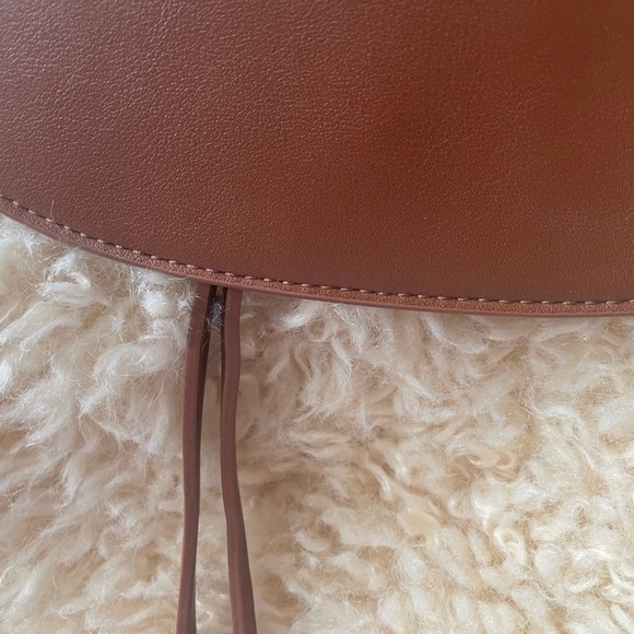 Forever21 faux-shearling backpack, 90s style, perfect condition, never worn - Picture 6 of 9
